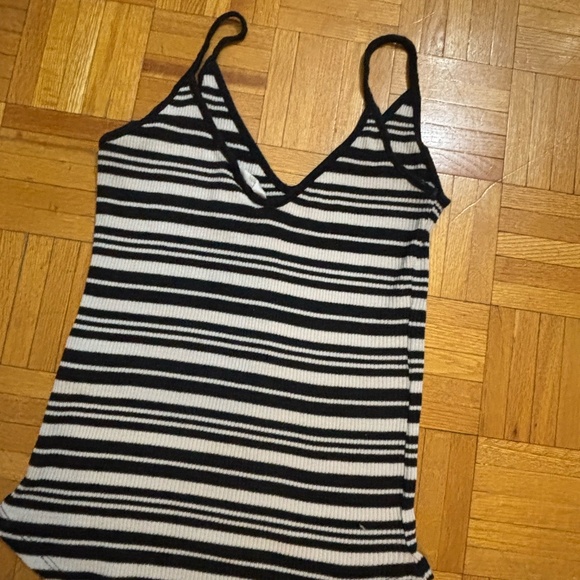 H&M strip v-neck stretch tank top  * accepting offers - Picture 2 of 3